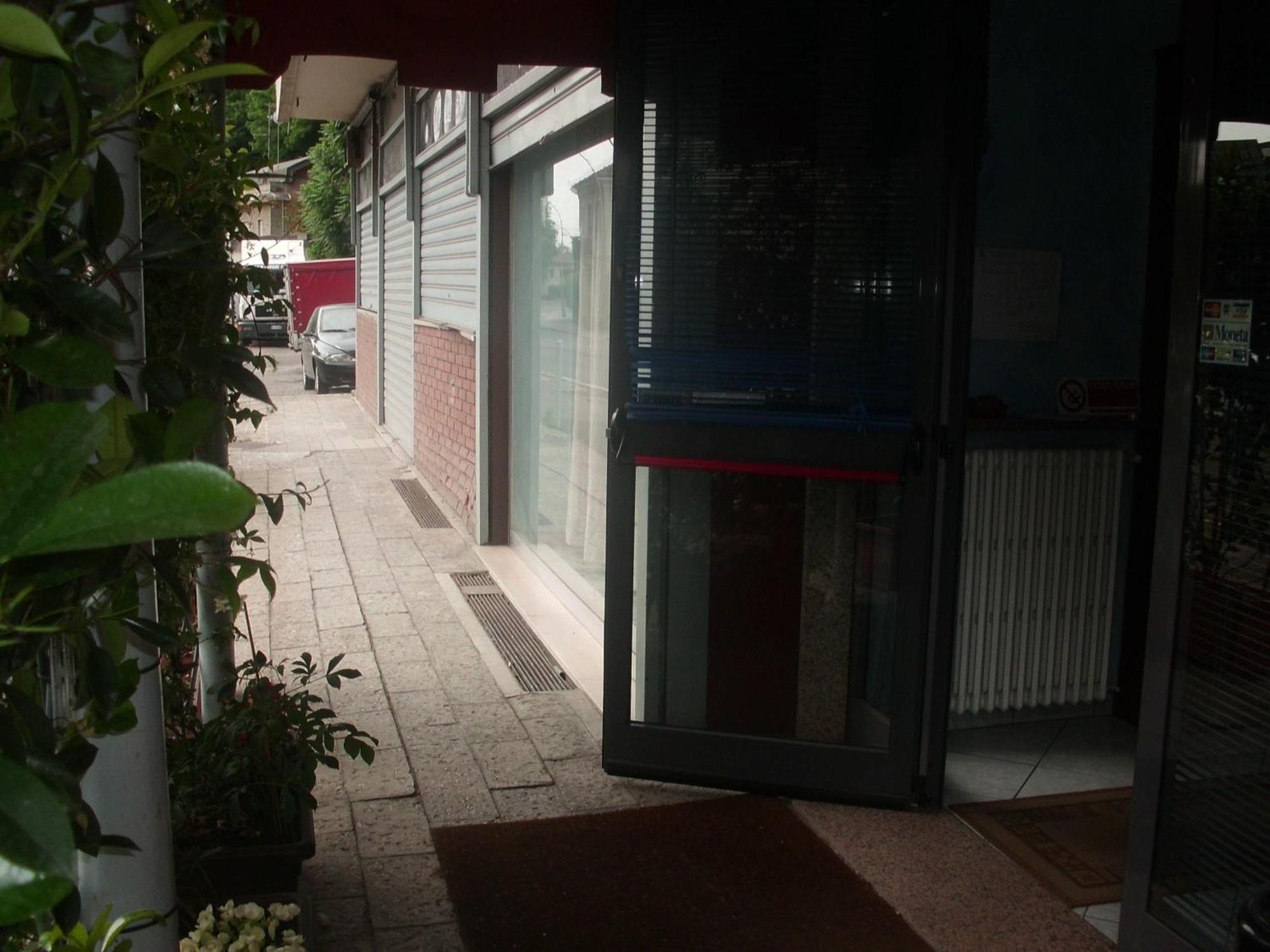 Hotel Lombardia Seveso Екстер'єр фото