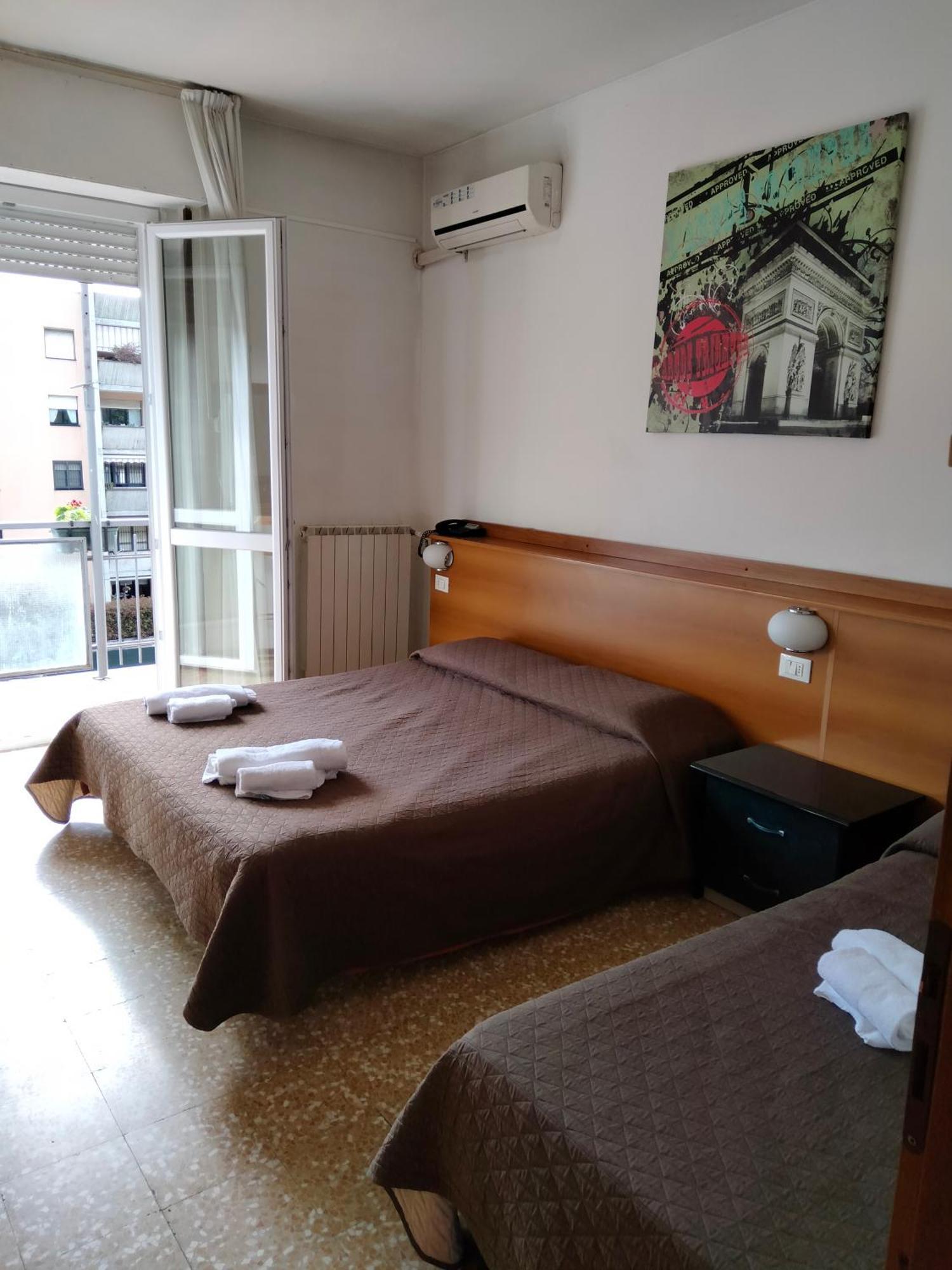 Hotel Lombardia Seveso Екстер'єр фото