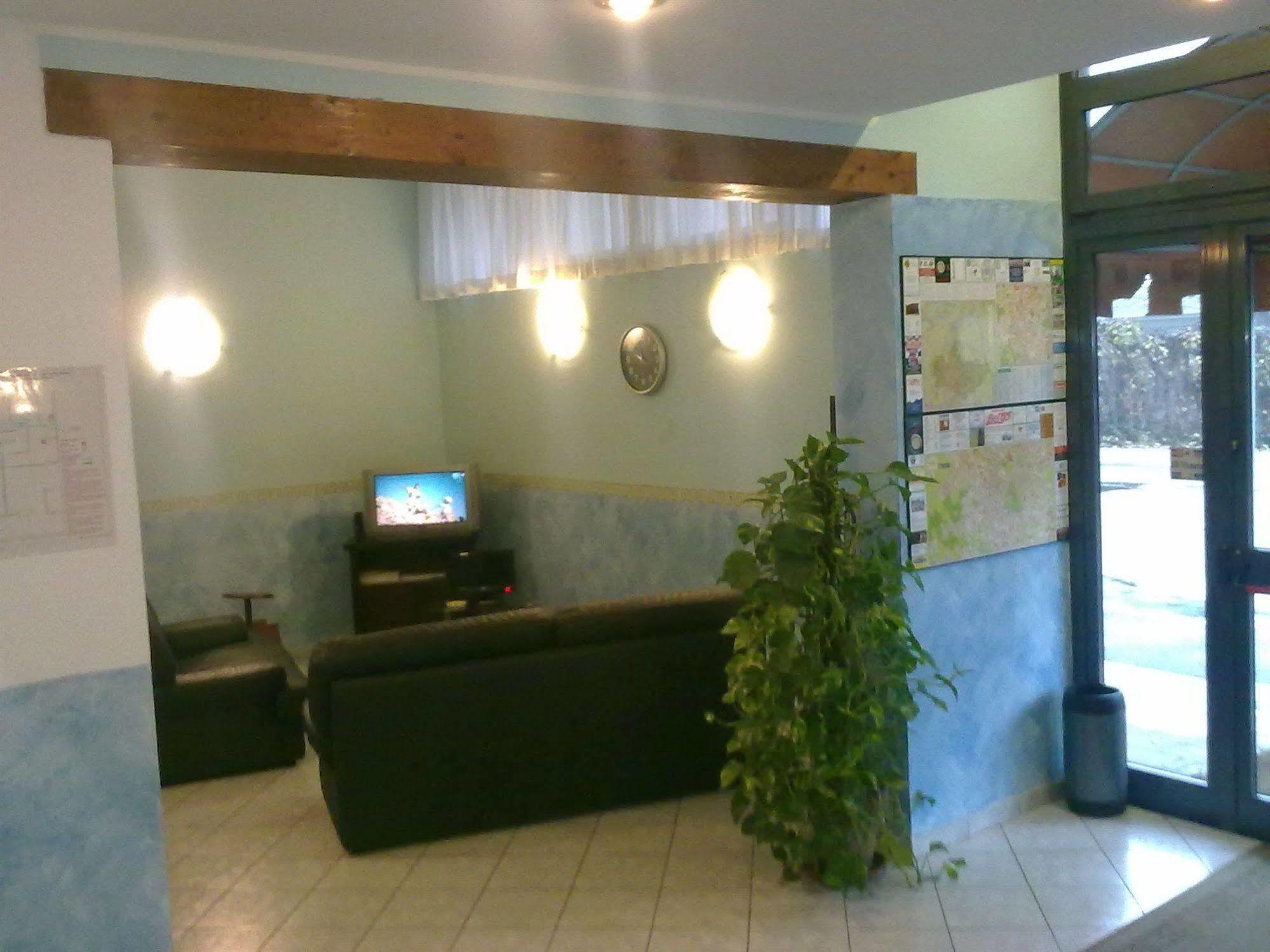 Hotel Lombardia Seveso Екстер'єр фото