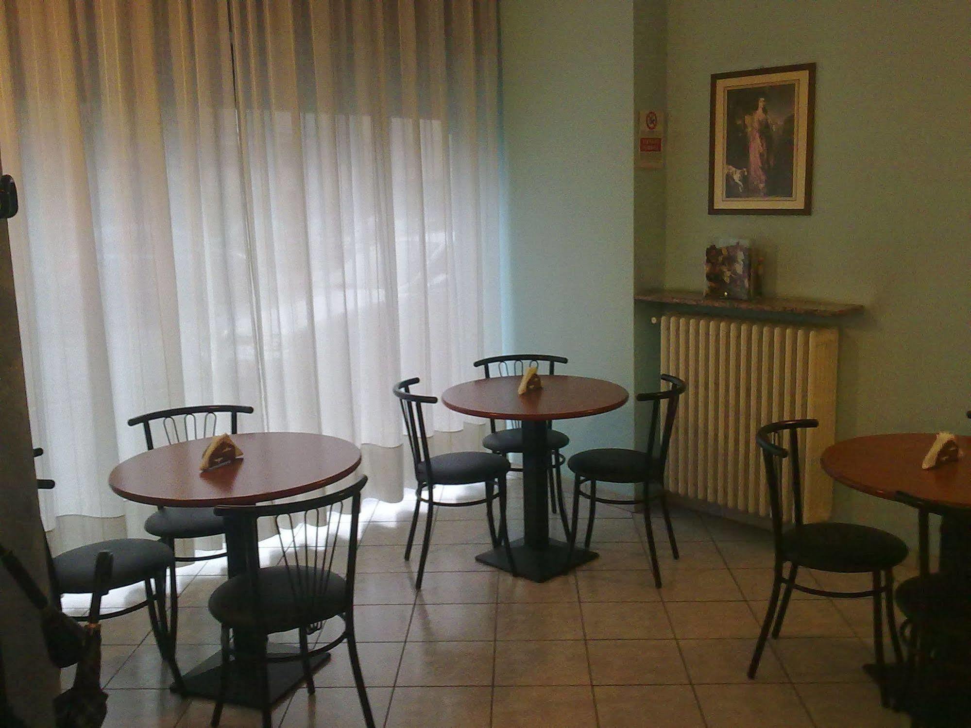 Hotel Lombardia Seveso Екстер'єр фото